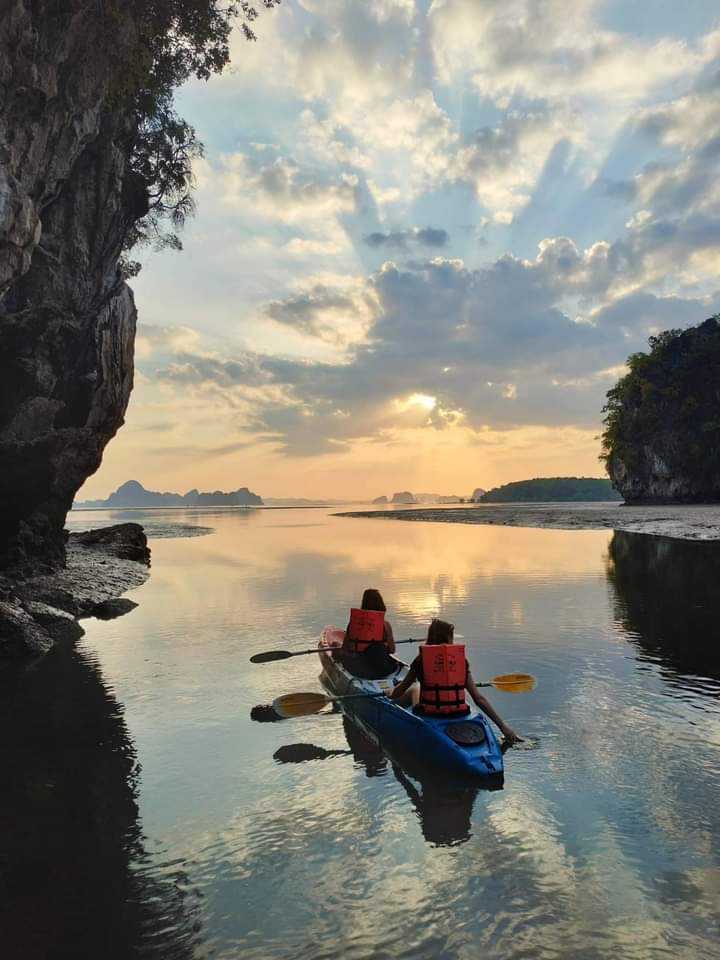 พายเรือคายัคชมพระอาทิตย์ตก